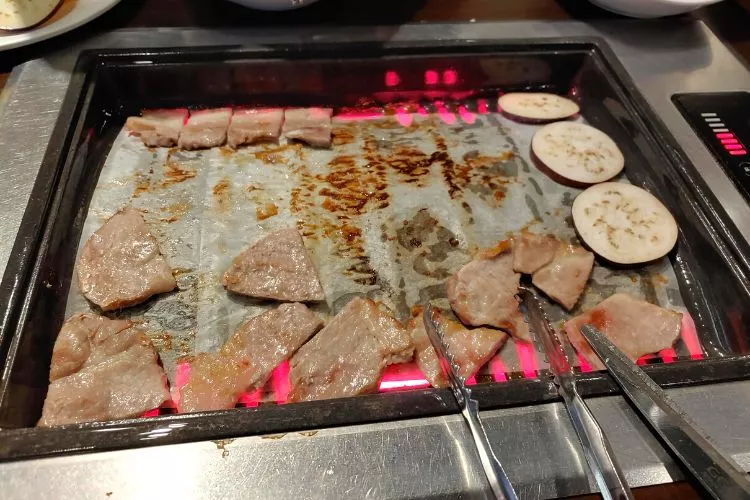 How to Properly Use Parchment Paper on a Grill