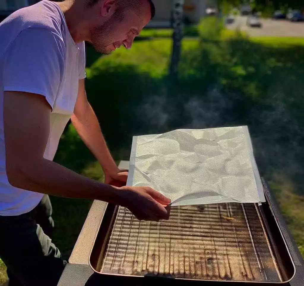 Advantages of grilling with a baking sheet