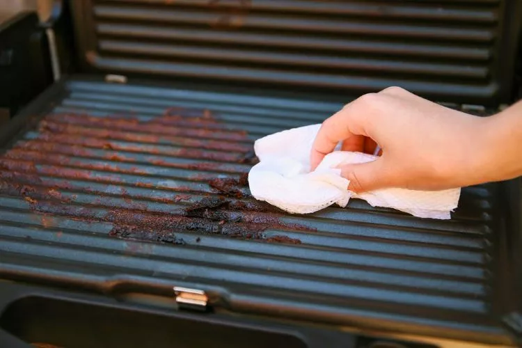 Clean the Grill Grate