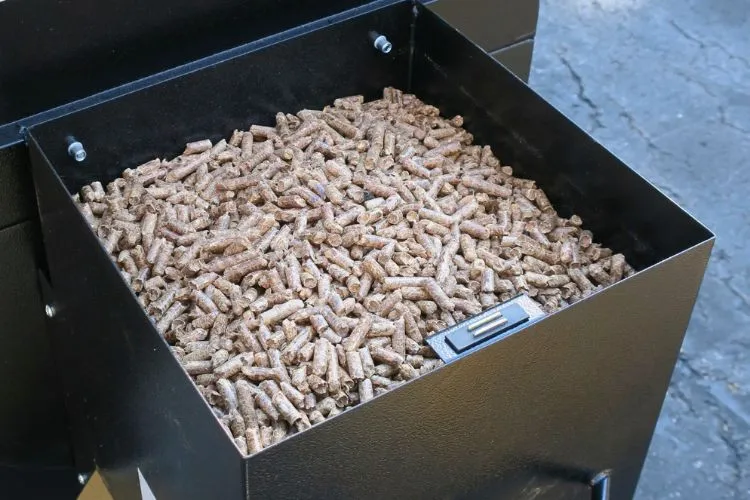 Can I Leave Traeger Pellets in the Hopper